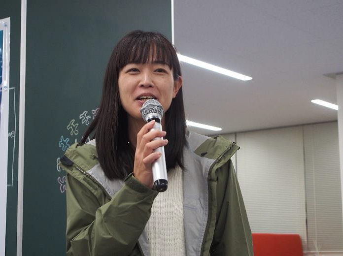 決意表明を行うインターンシップ生達(右) 決意表明を行うインターンシップ生達(右)