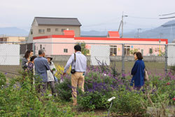 open_2011_003_s.jpg