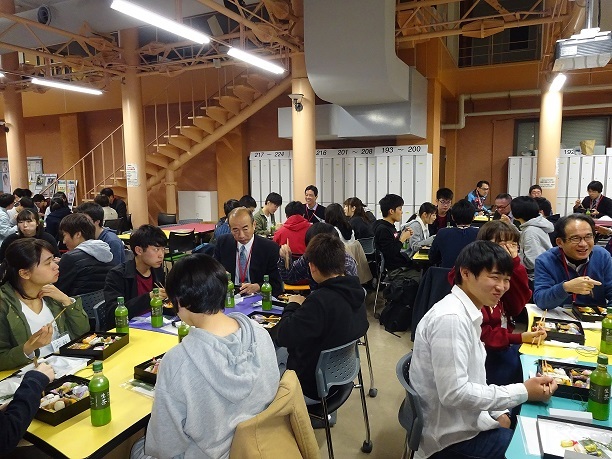 クラス担任を交えての昼食会