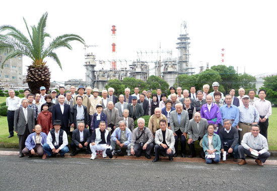 2011年見学会報告記念写真の様子