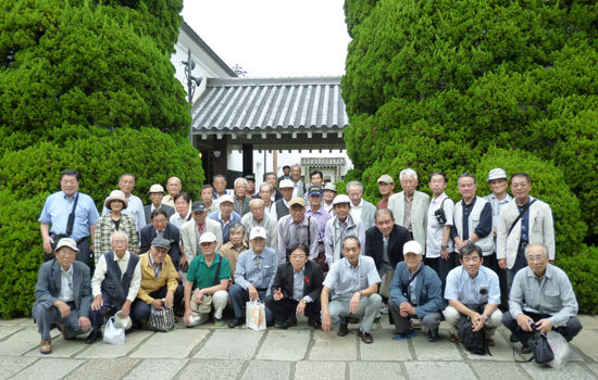 2014年見学会報告記念写真の様子