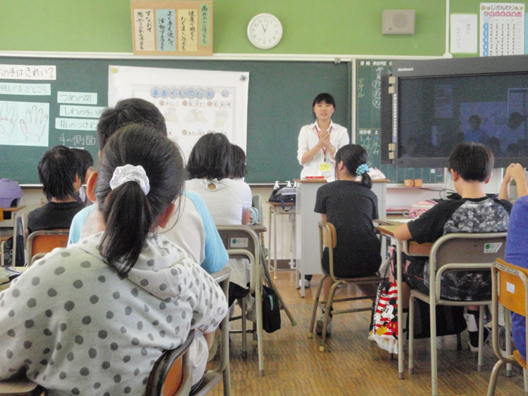 小学校での手洗いの保健指導