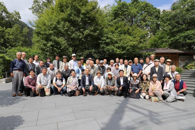 2019年見学会報告記念写真の様子