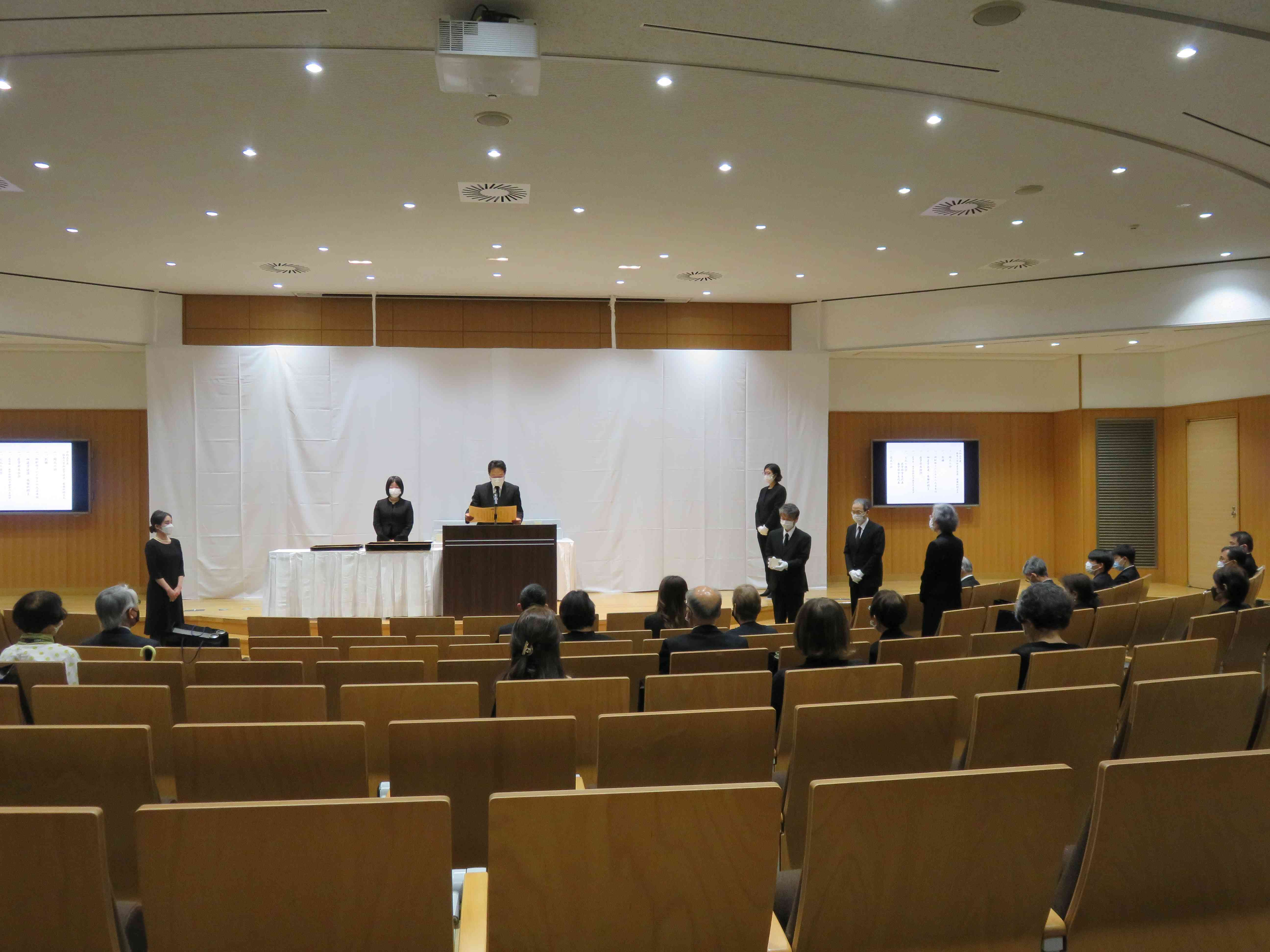1)第25回徳島大学御遺骨返還式・感謝状贈呈式の様子.jpg