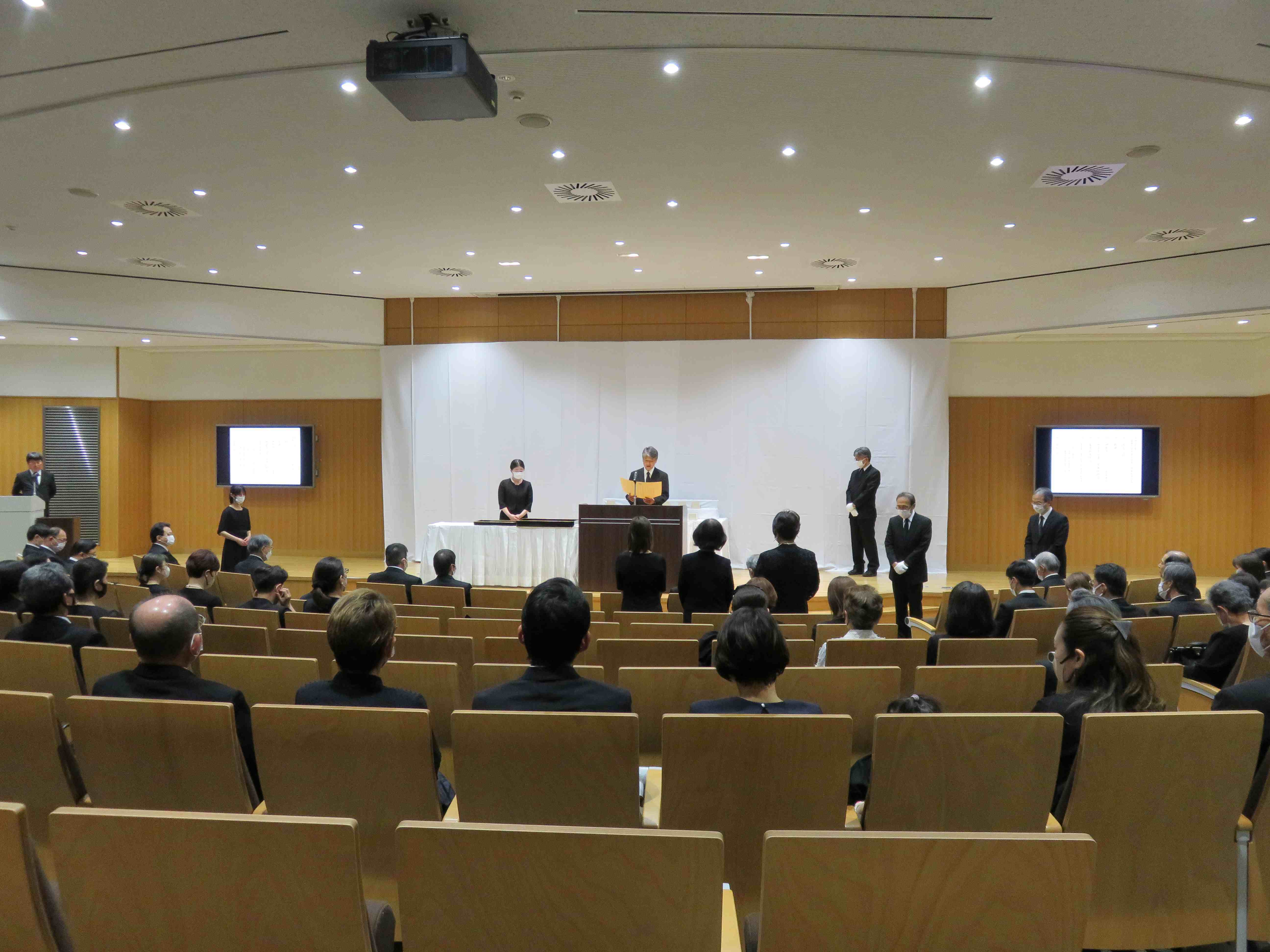 1_第26回徳島大学御遺骨返還式・感謝状贈呈式の様子.jpg