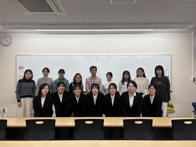 卒論発表_集合写真.jpg