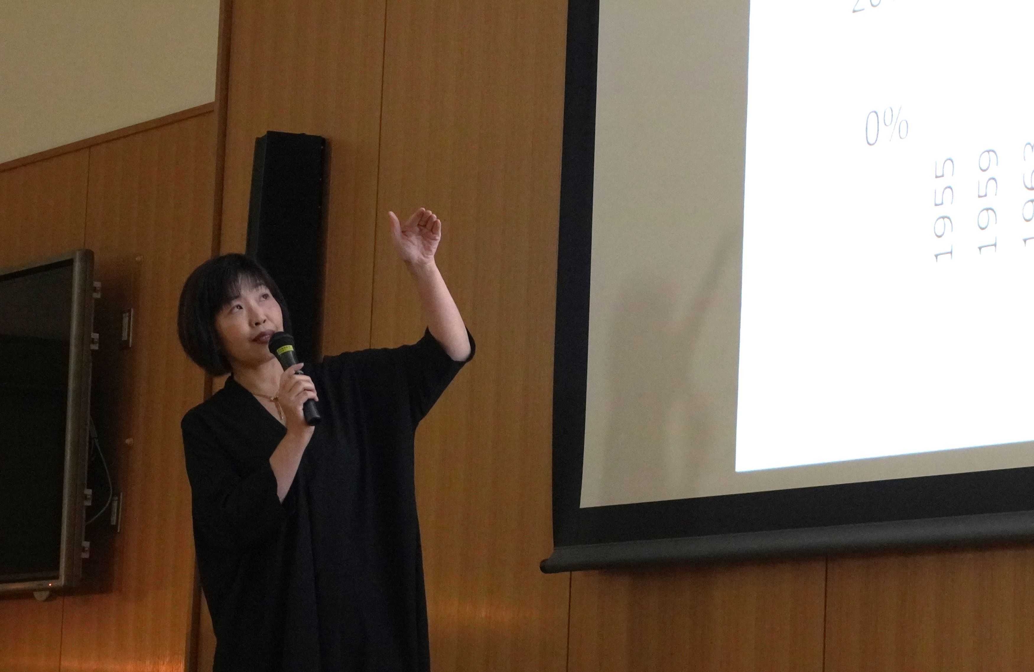3DSC02705 基調講演(濱中淳子早稲田大学教授).JPG