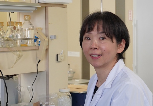 計算科学の研究者と共同で、ウイルスが変異できない急所を探し出す