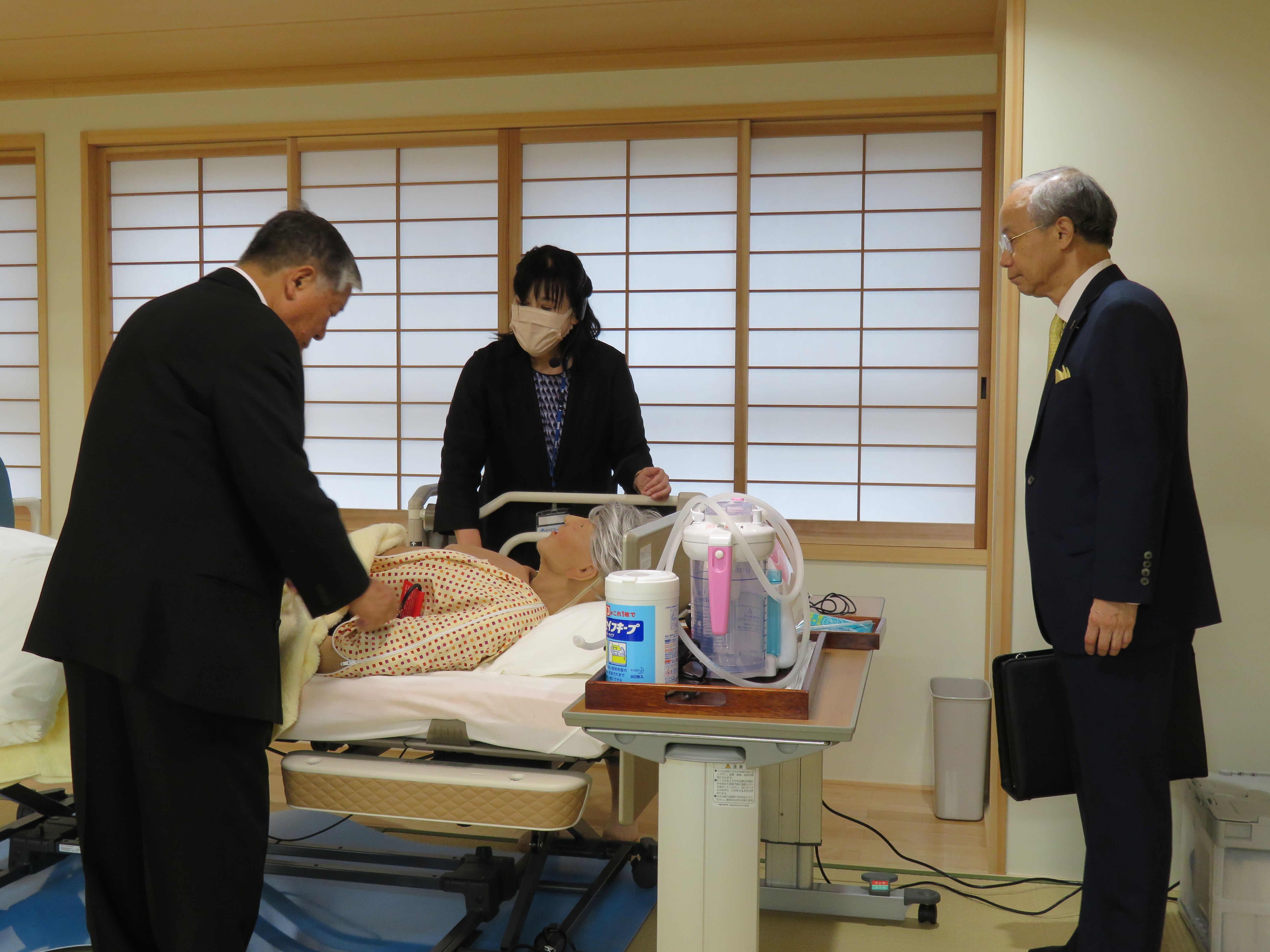 Explanation on the Skills Laboratory (Home Care Space) by Prof. Yamashita.JPG