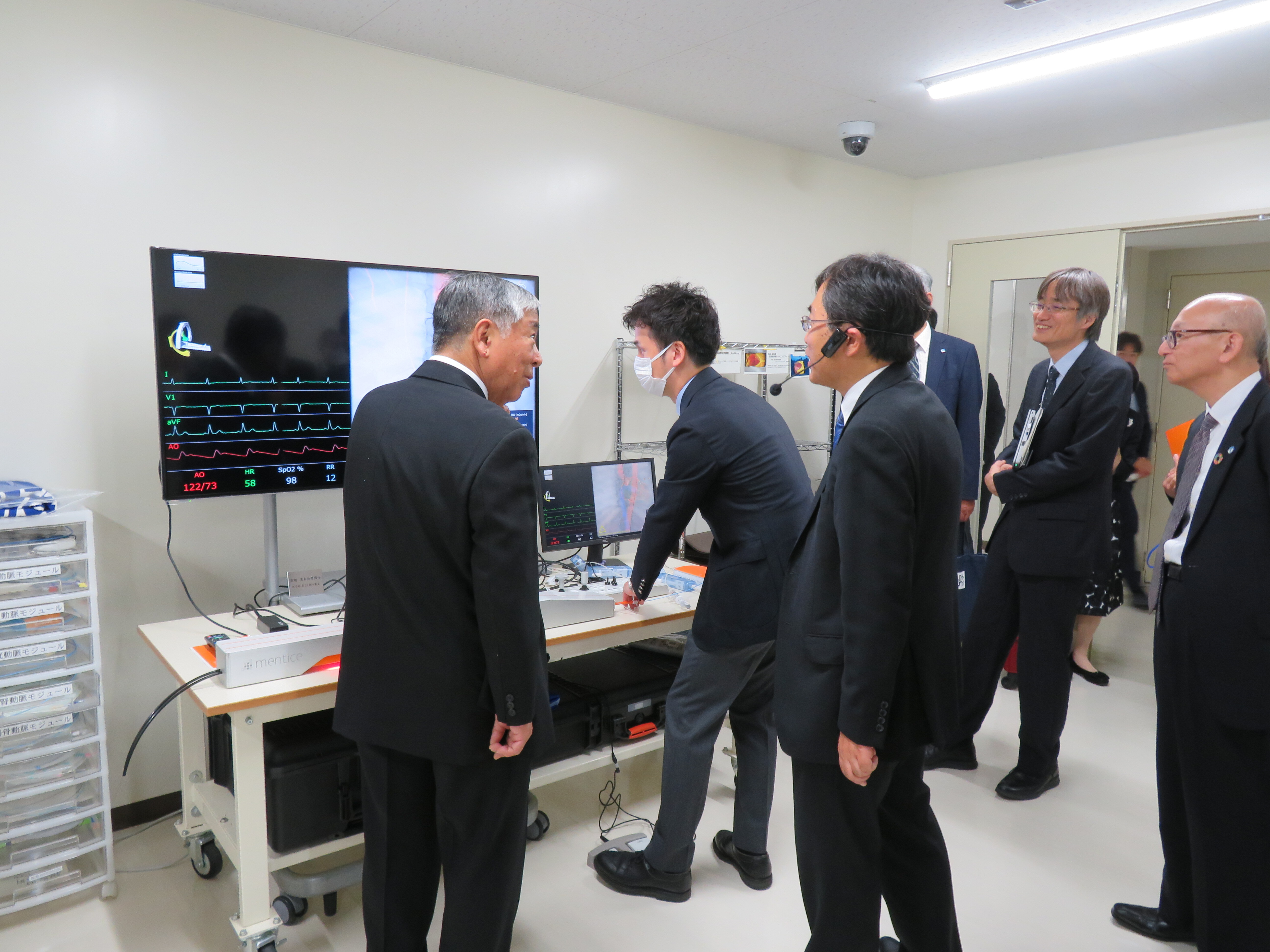 Tour of the High-Performance Simulator (VR Endovascular Treatment Simulator Mentice VIST G7).JPG