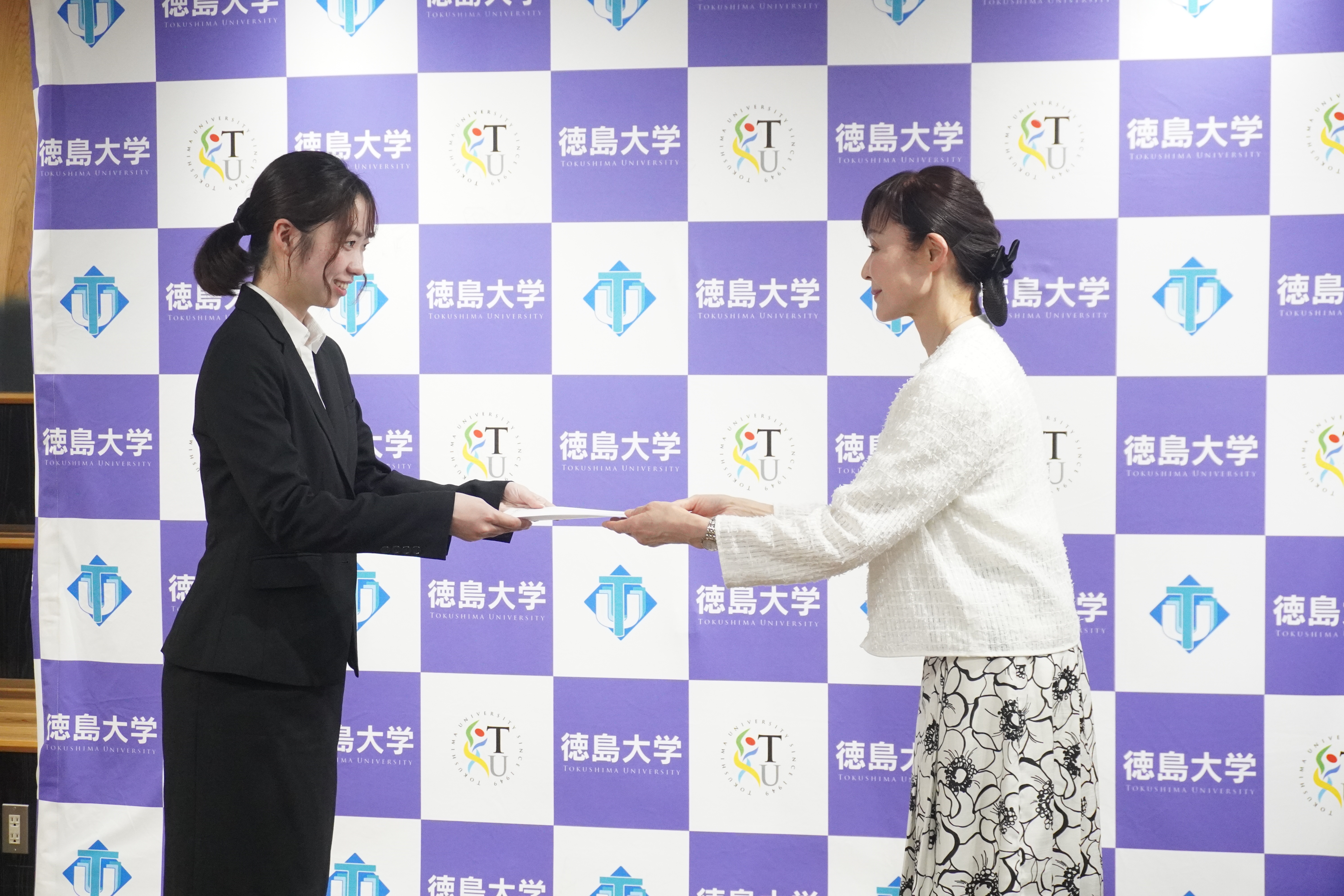 委嘱状授与の様子