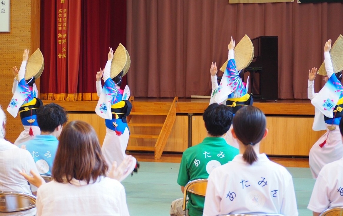 有名連による阿波踊り