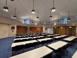 工業会館2Fメモリアルホール001