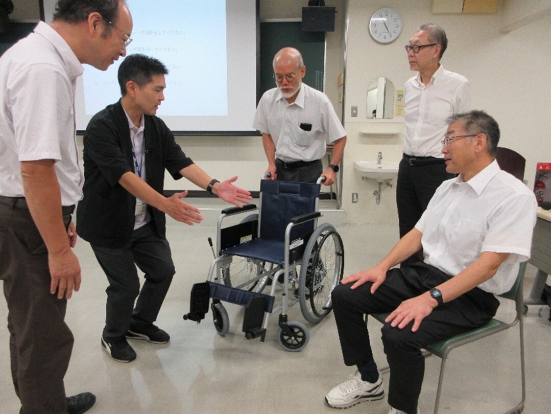 第二部講演会「車いす利用学生の移動支援に関する講習」
