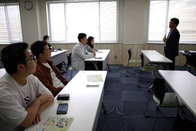 蔵本キャンパスでのガイダンスの様子