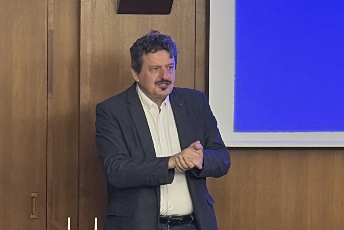 Edik Rafailov教授によるワークショップのクロージング