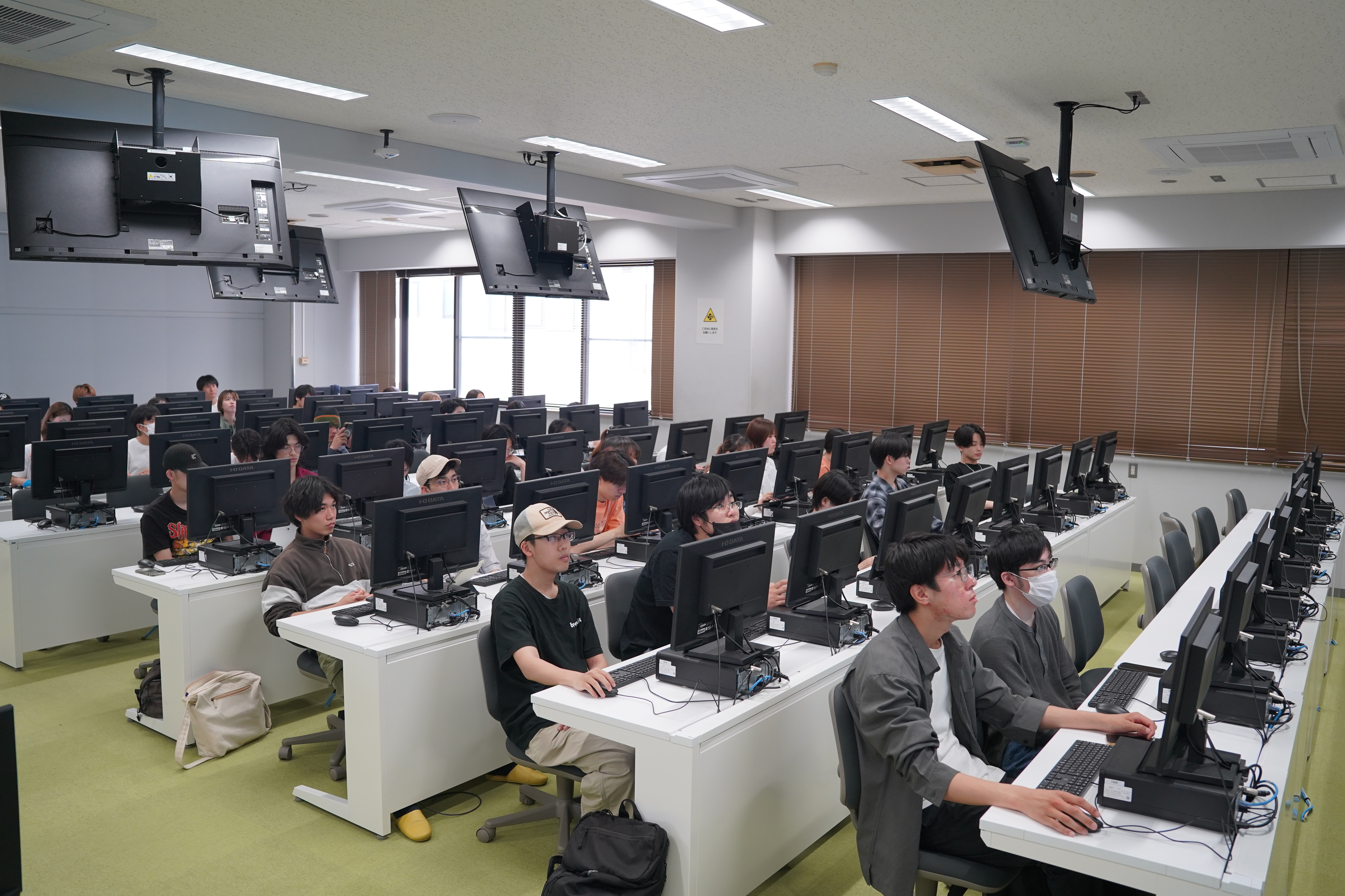 計算で可視化する分子の世界 「量子化学計算実習」