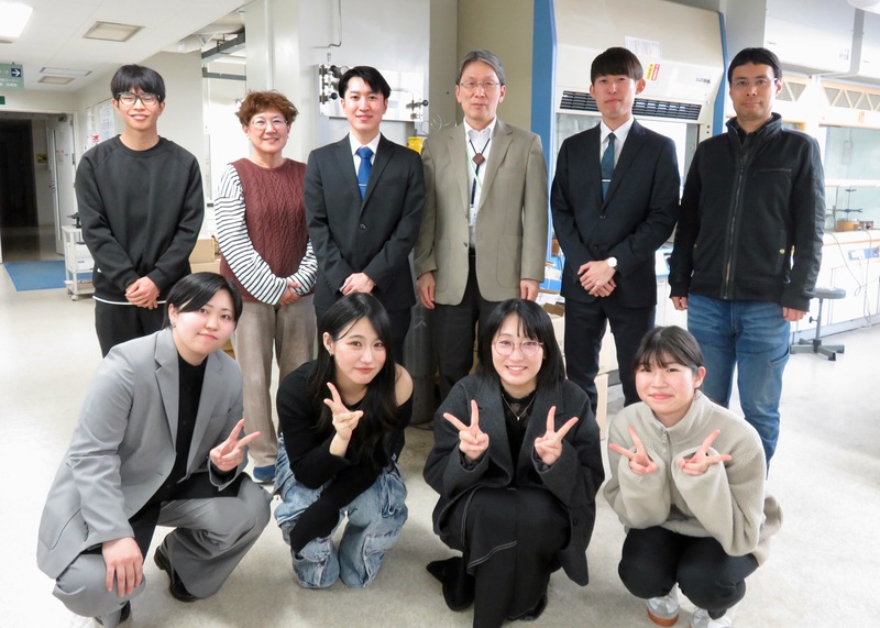 研究室メンバー・2026年03月23日・分子創薬化学研究室にて