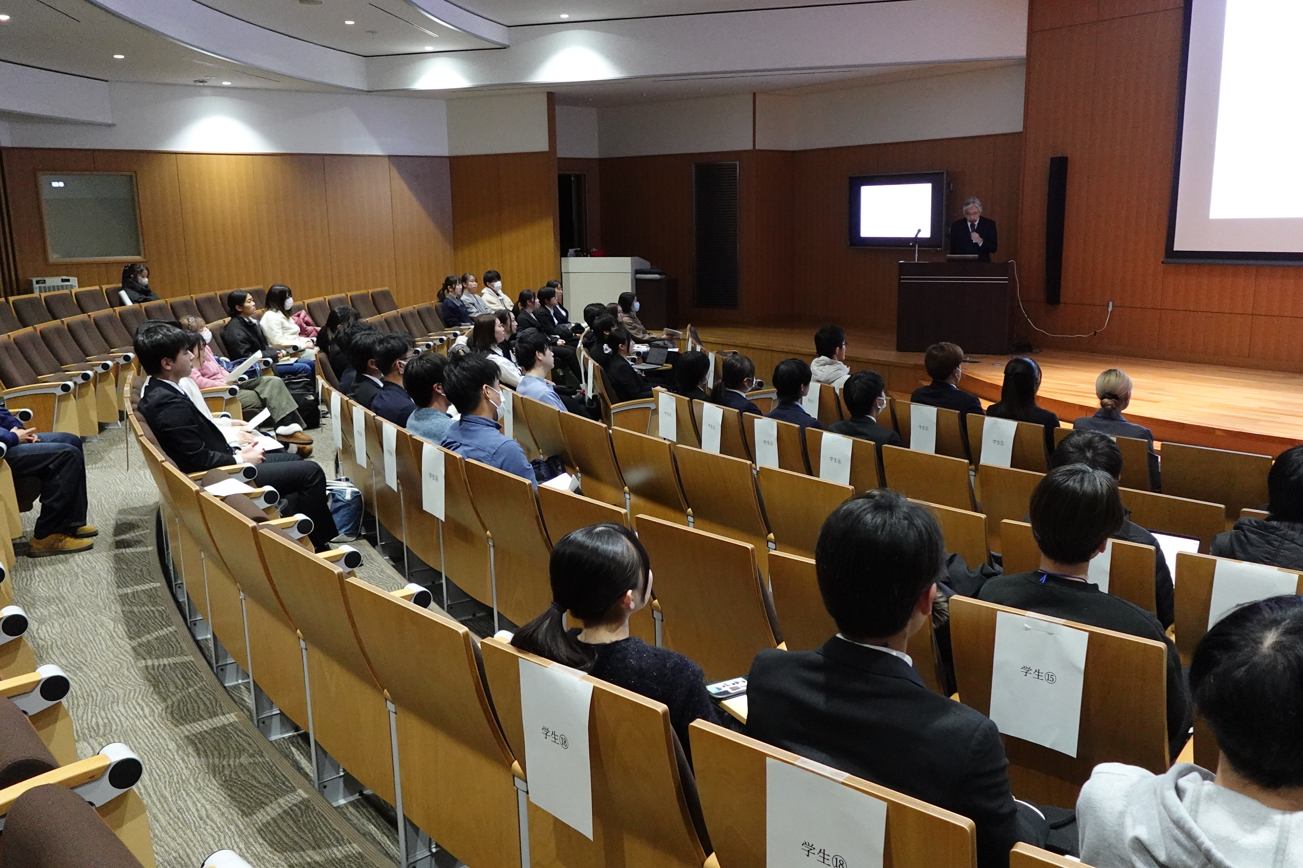 橋本一郎医学部長による事業説明