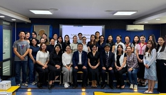 モンゴル国立医科大学大学間交流集合写真