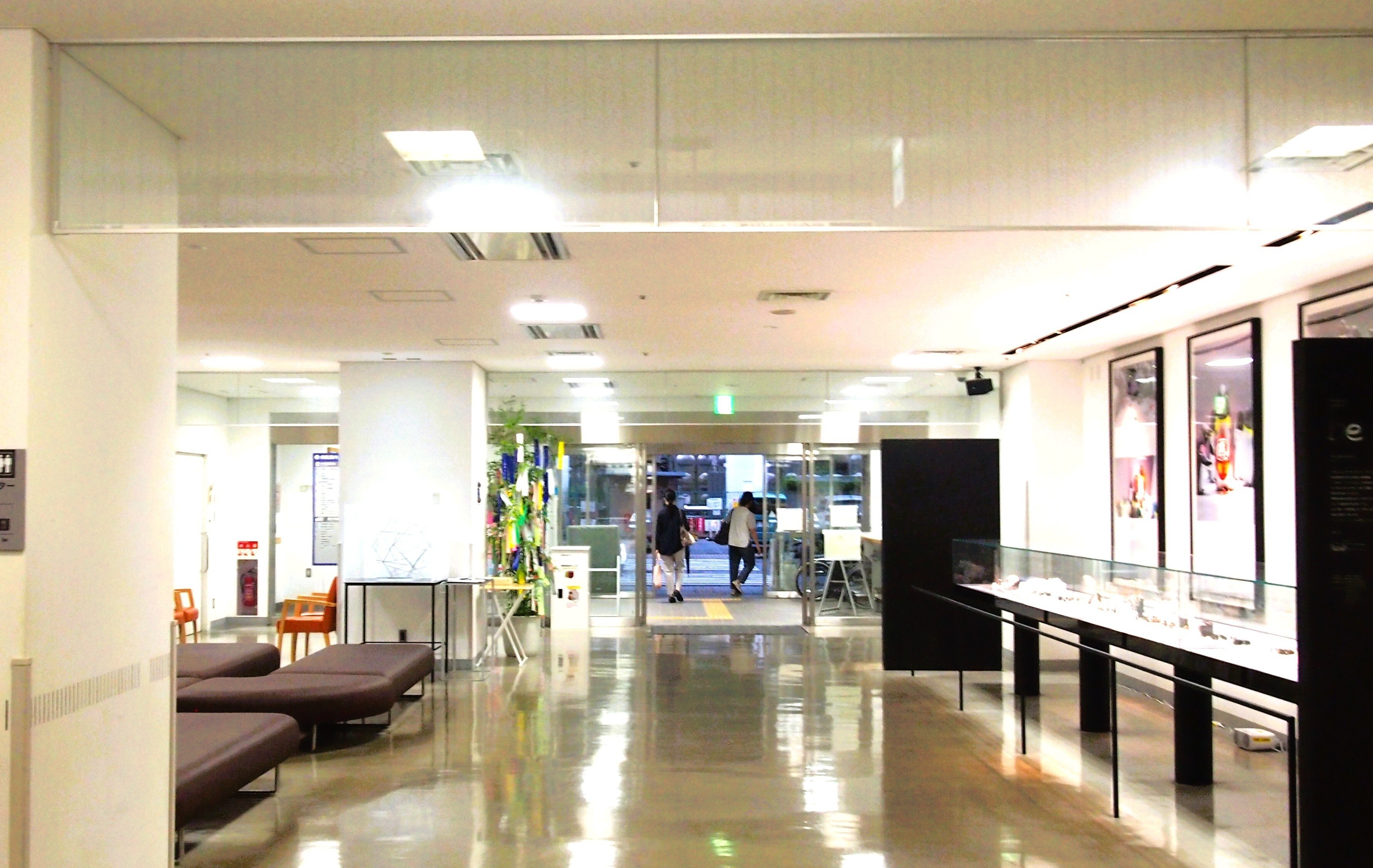 16 hosupital_machiai hall.JPG