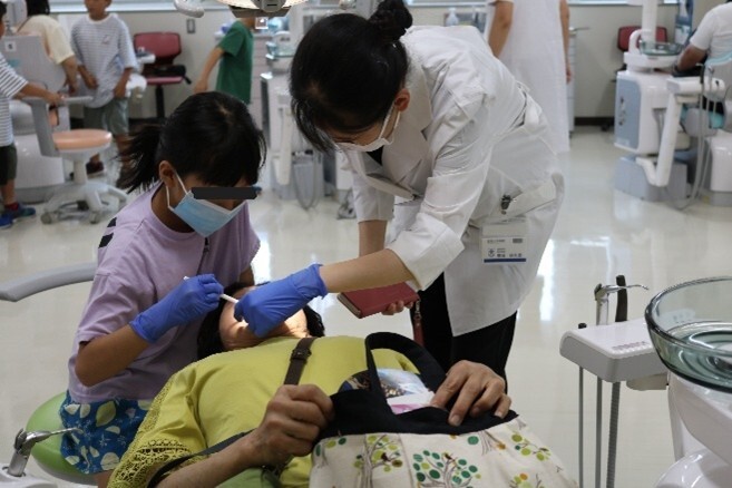 親子で口腔観察