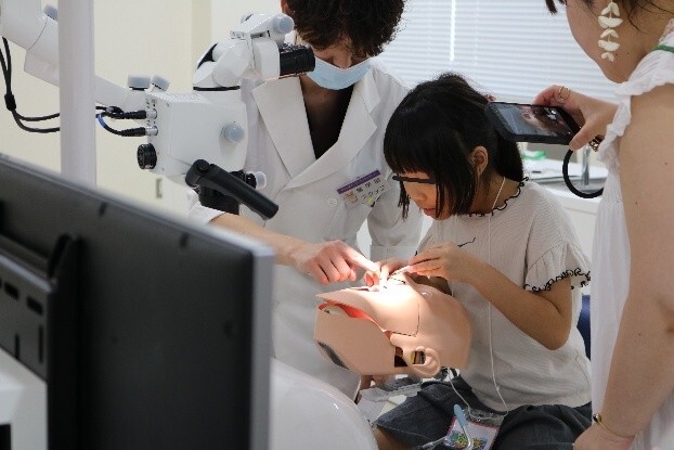 充填材を用いて虫歯治療に挑戦