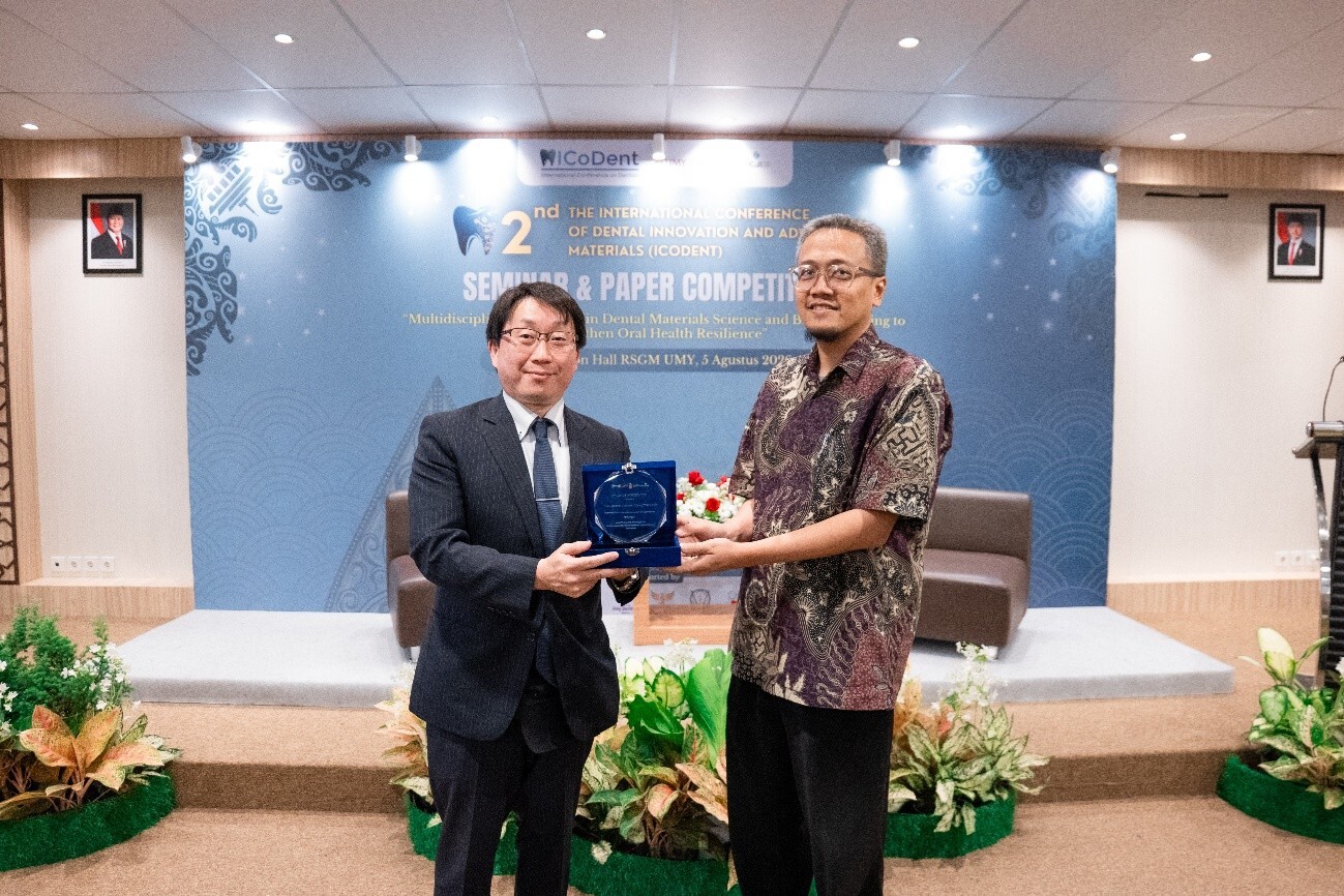 大島正充准教授とDr. Arya Adiningrat, Ph.D, MCE, PBO